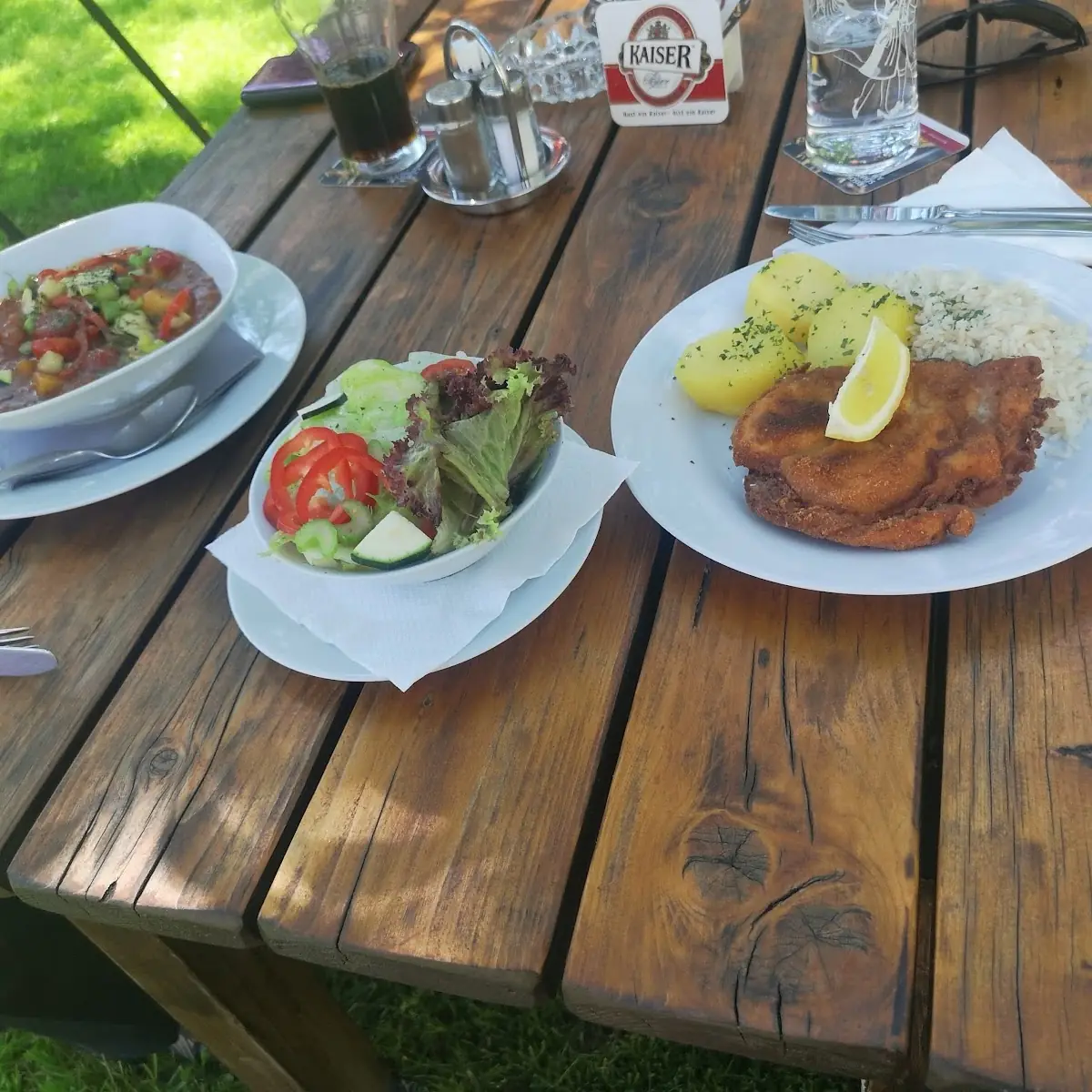Vegetarisches Kartoffel Gulasch Und Huehner Gordon Bleu