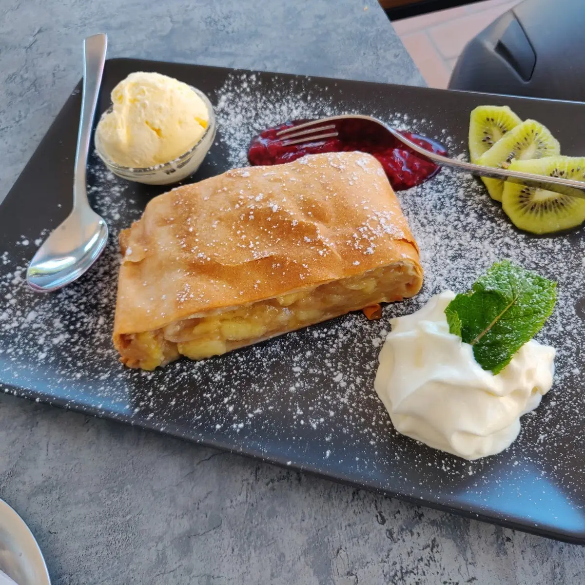 Apfelstrudel