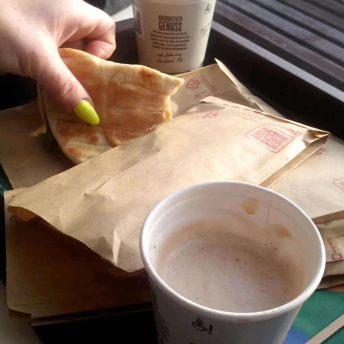 Cappuccino Und Toast