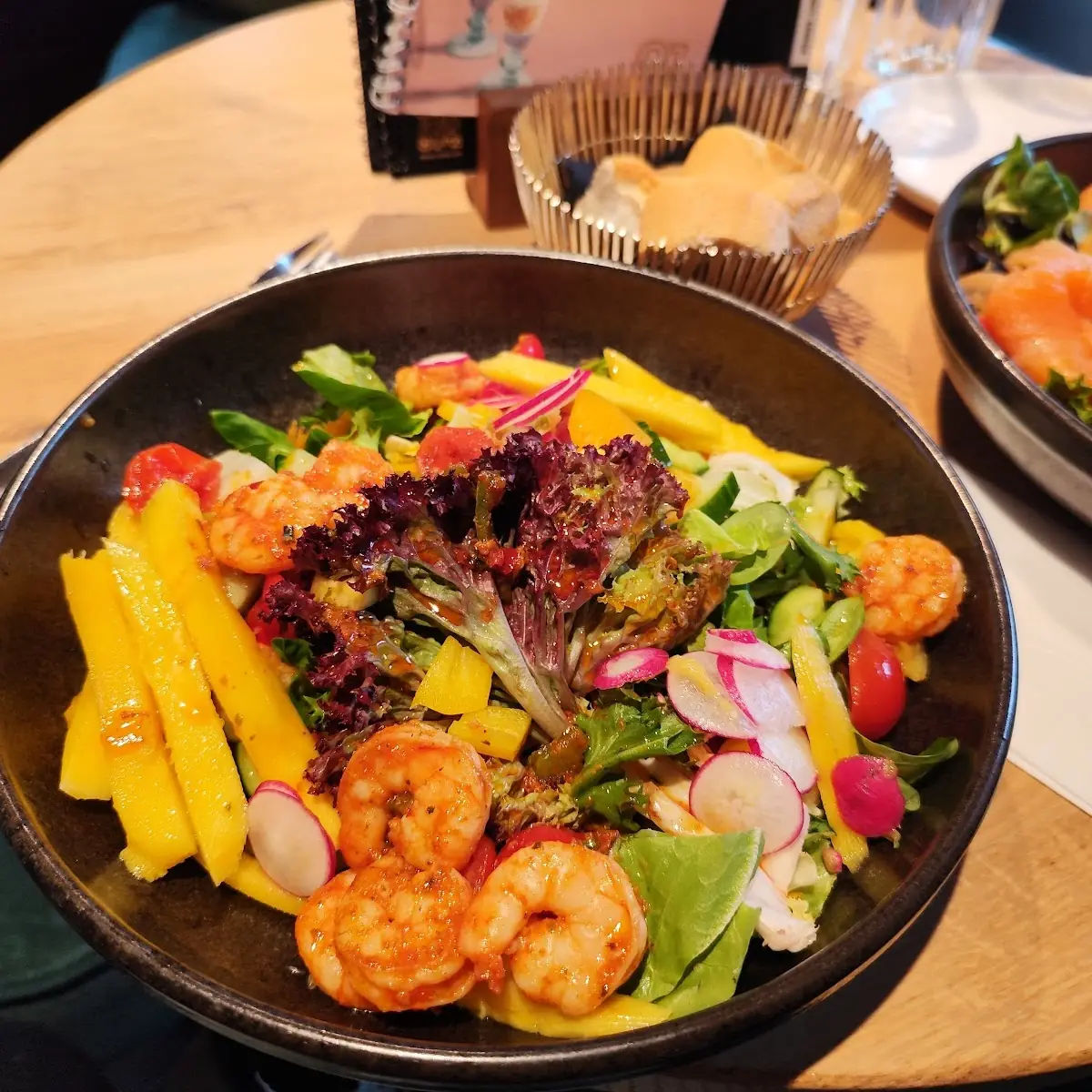 Mango Salat Mit Garnelen Und Asia-dressing