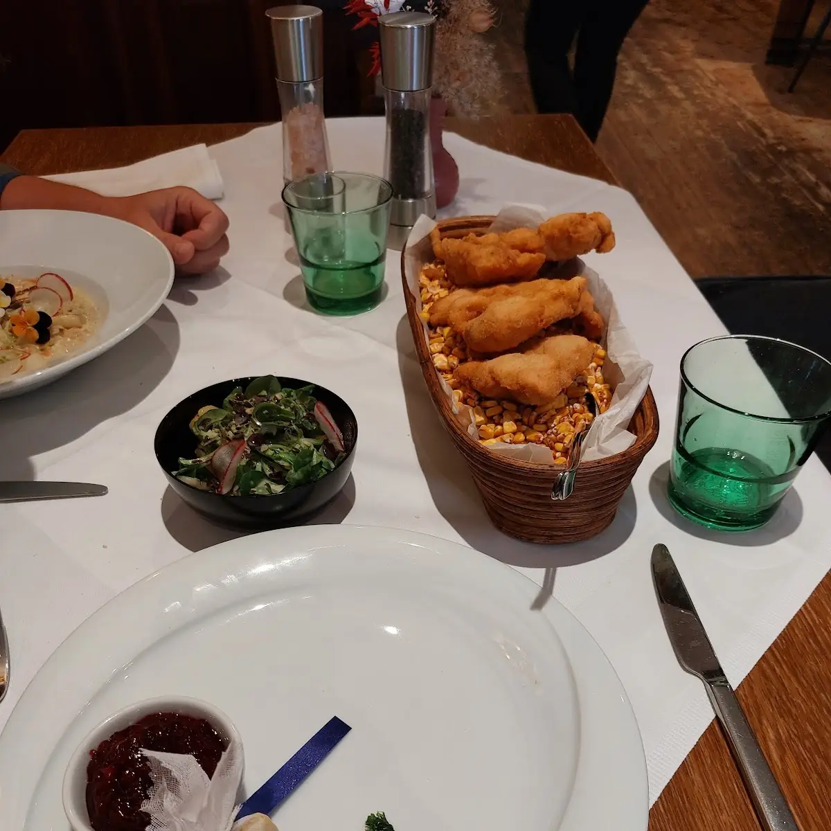 Ausgelöstes Backhendl