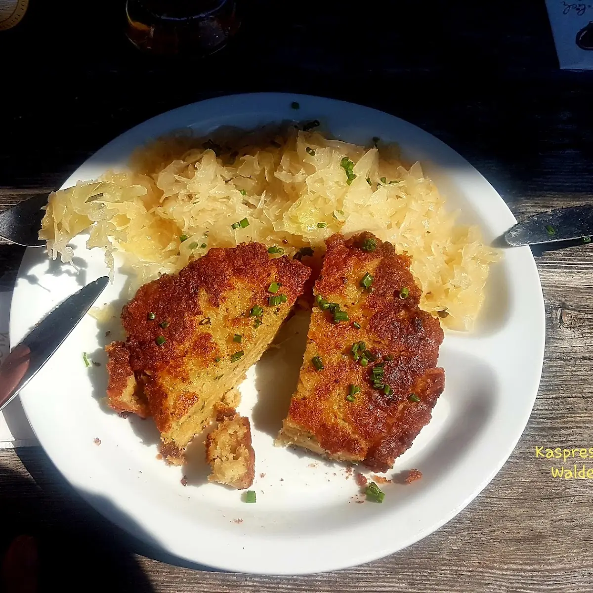 Kaspressknödel Mit Sauerkraut