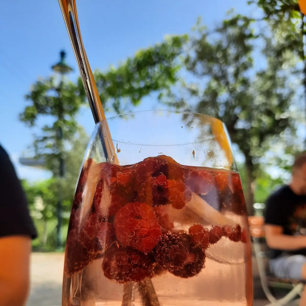 Lillet Wildberry