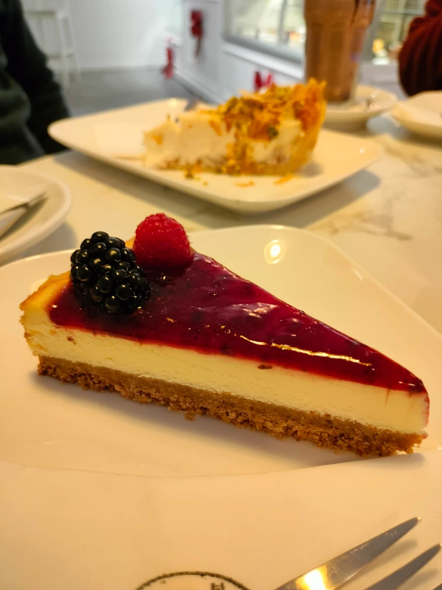 Berry Cheesecake Slice