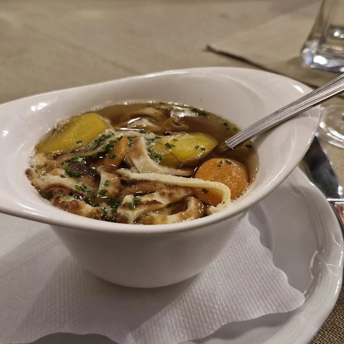 Rindssuppe Mit Frittaten