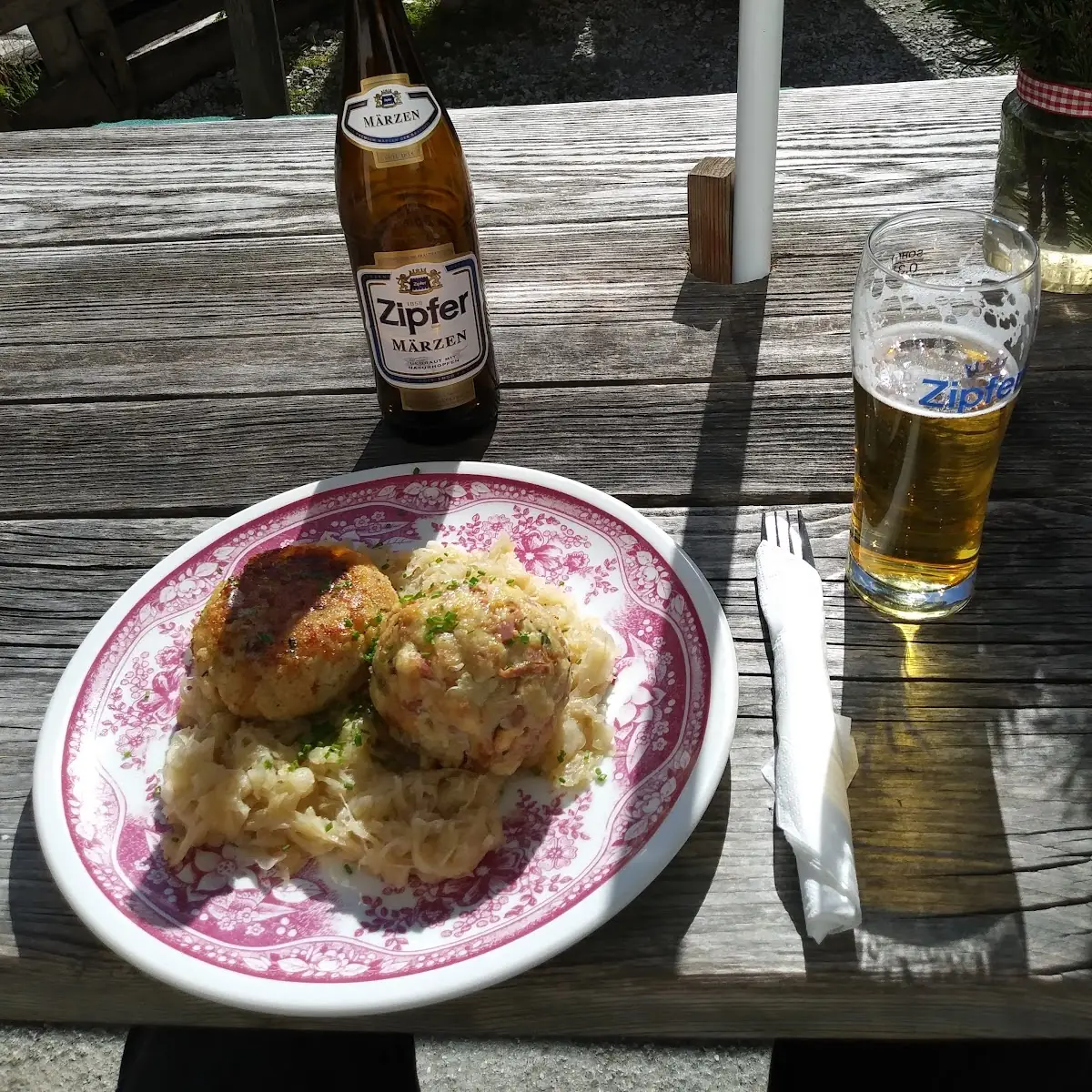 Käseknödel Auf Sauerkraut