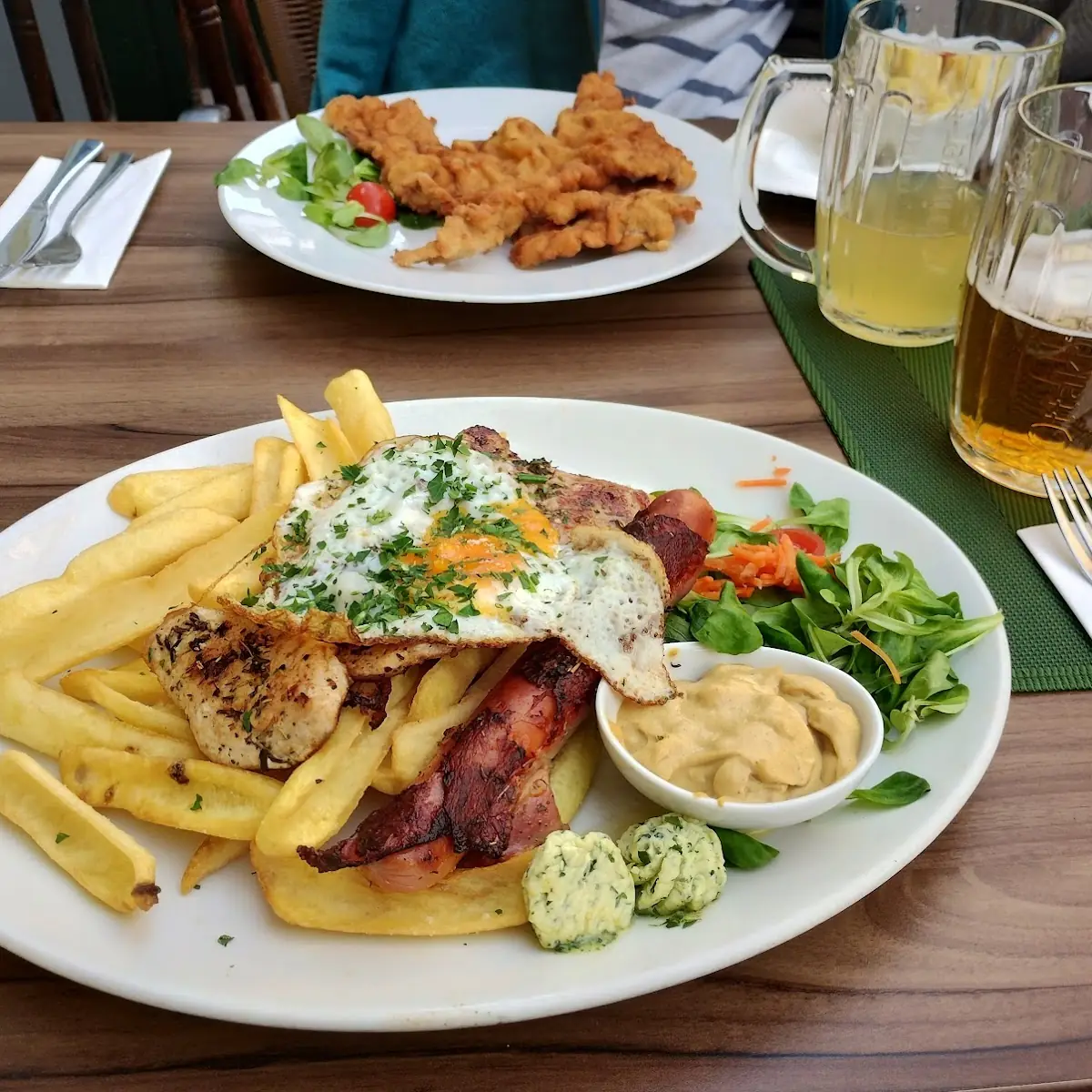 Grillteller Mit Spiegelei