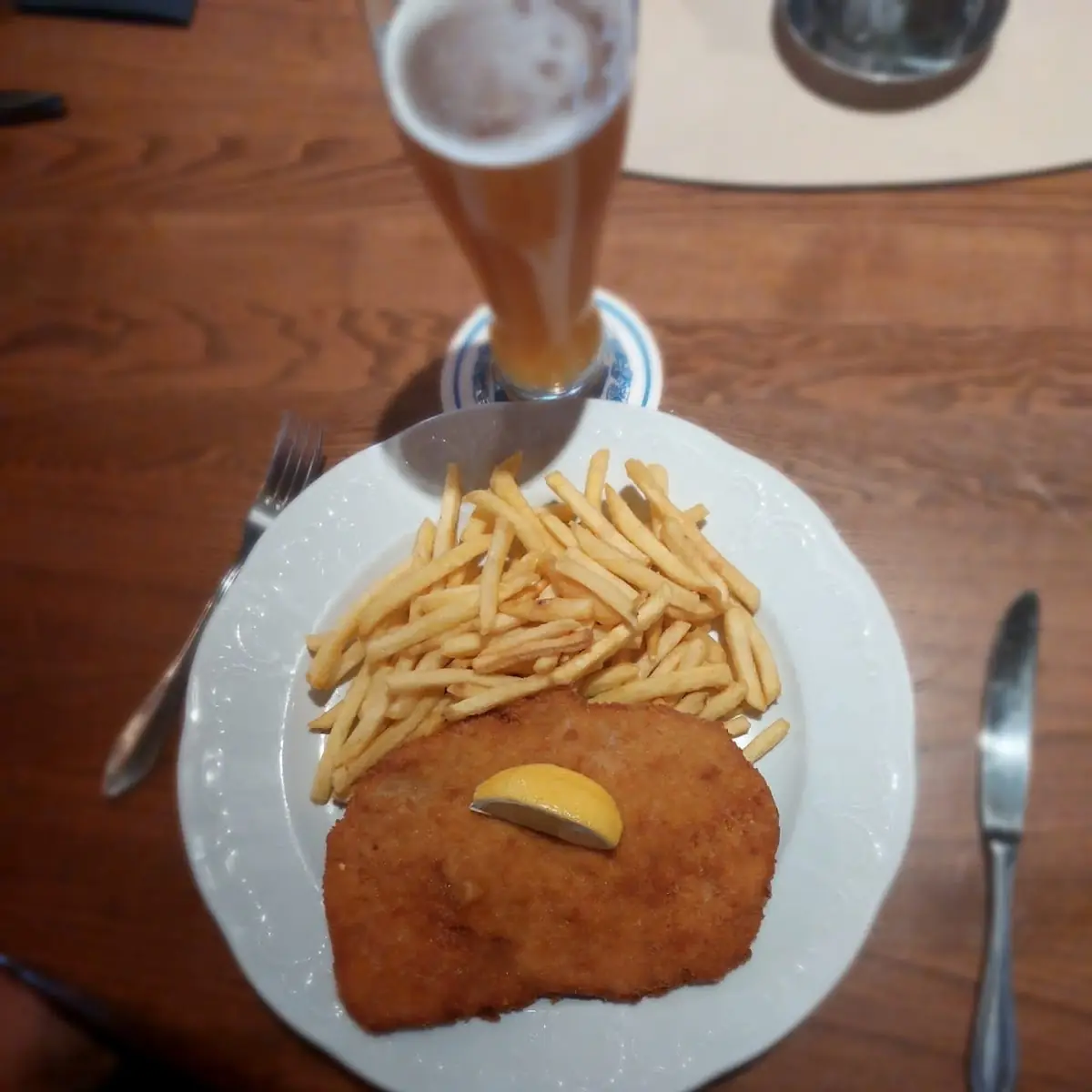 Wiener Schnitzel Mit Pommes Frites