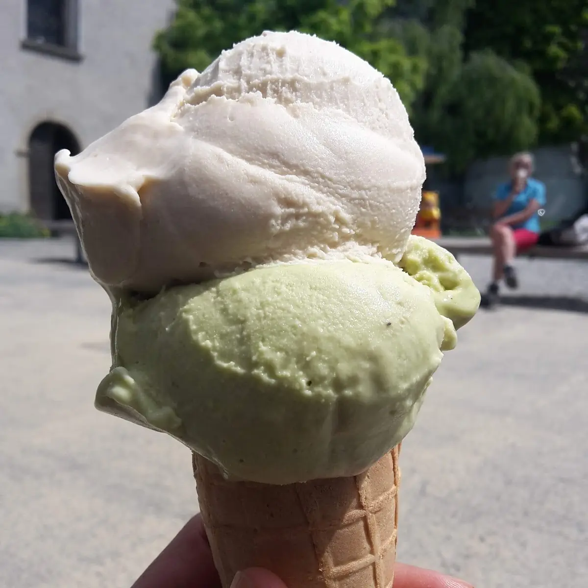 Pistachio Und Joghurt Mit Kirsche