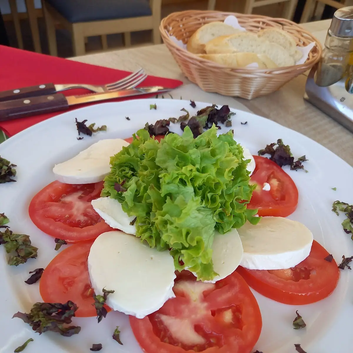 Mozzarella Alla Caprese