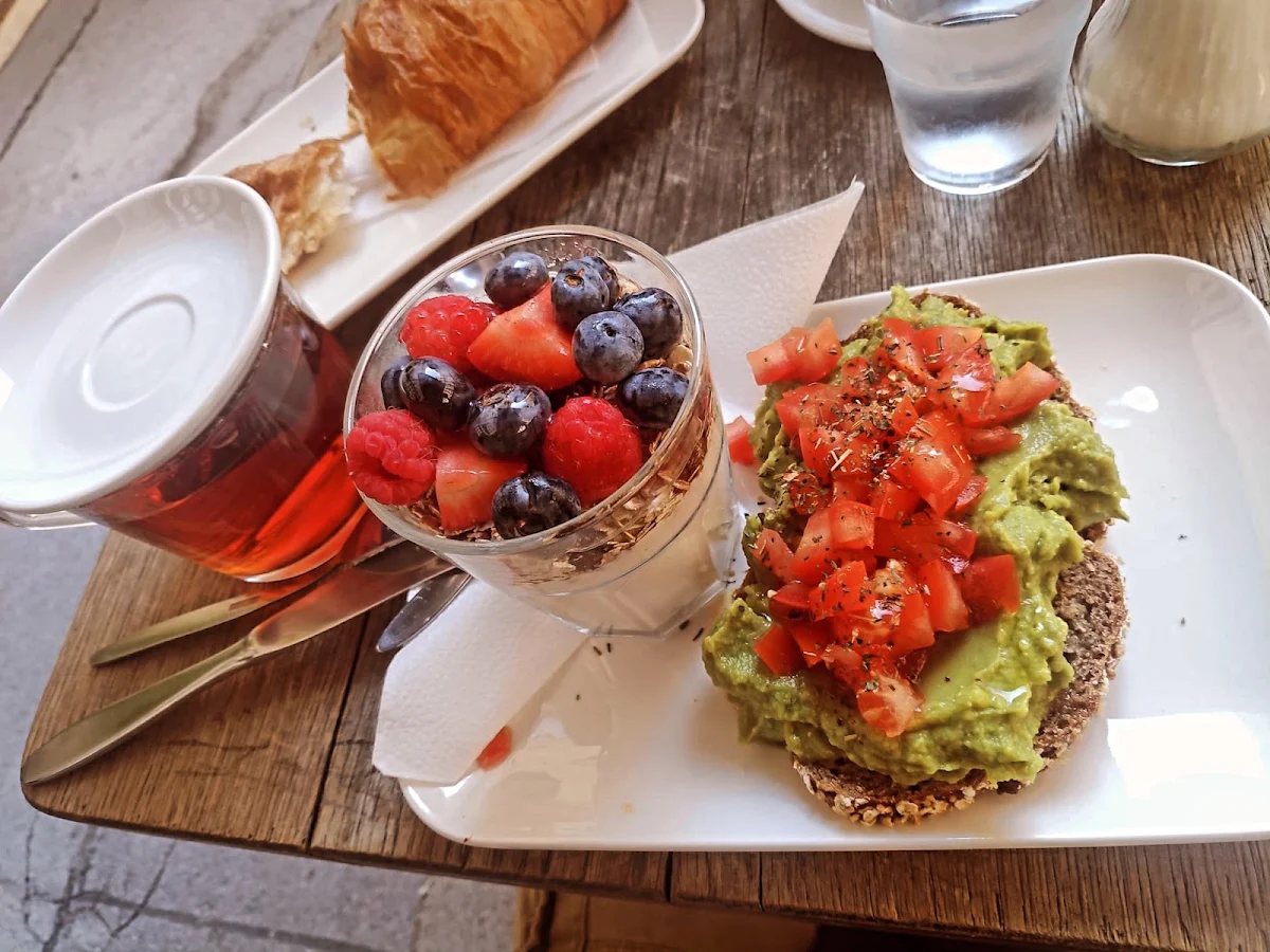 Tostada de Aguacate
