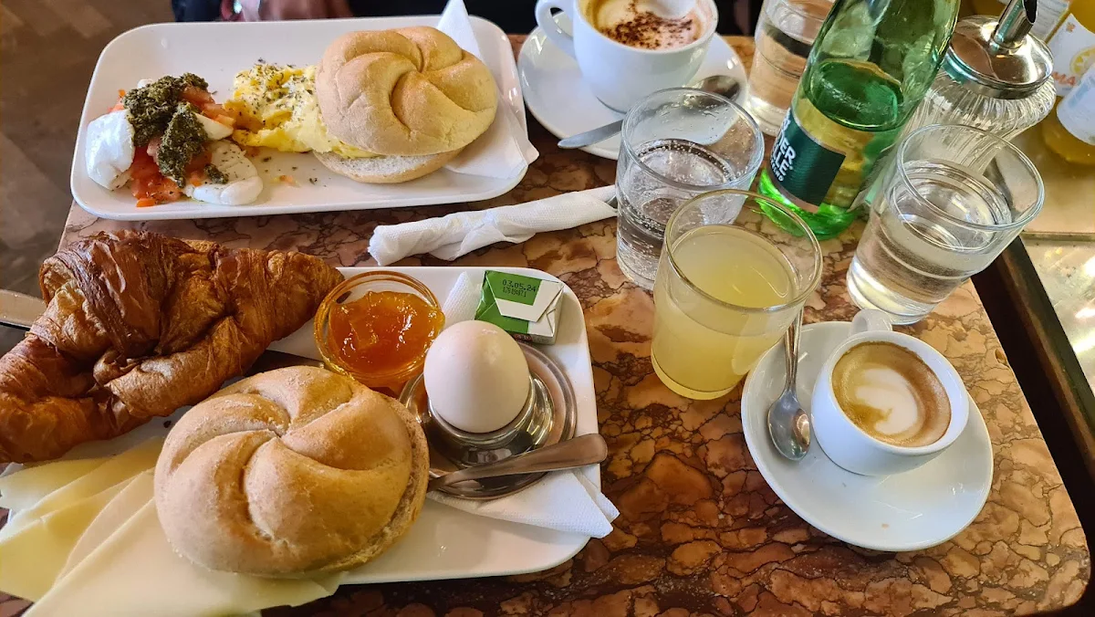 Wiener Frühstück Und Frühstück Mediterrane