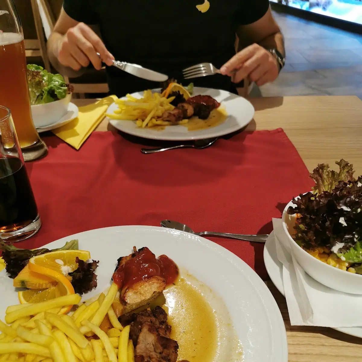Grillspieß Mit Pommes Frites