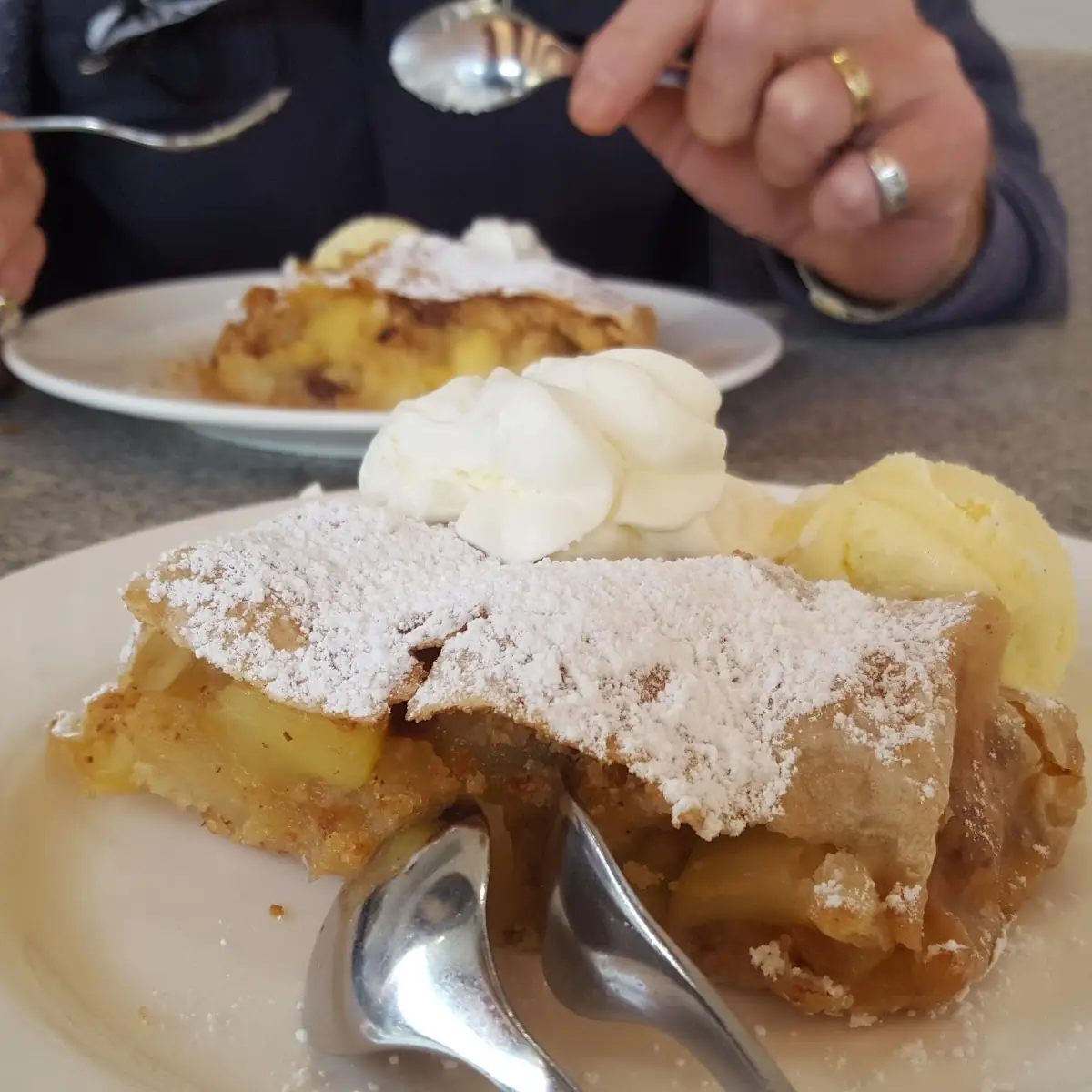 Apfelstrudel