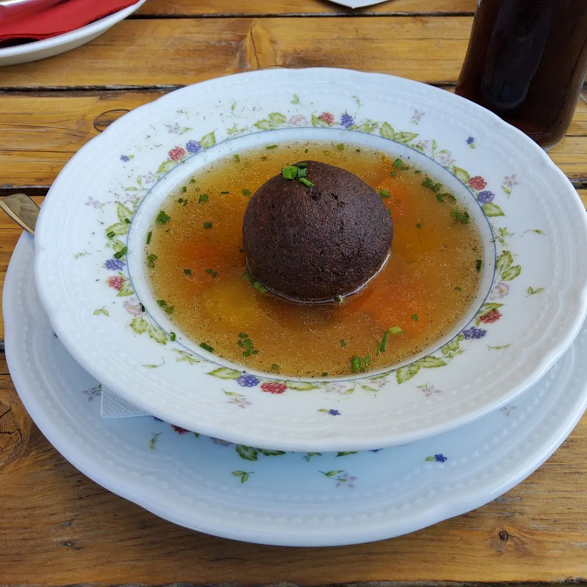 Leberknödelsuppe