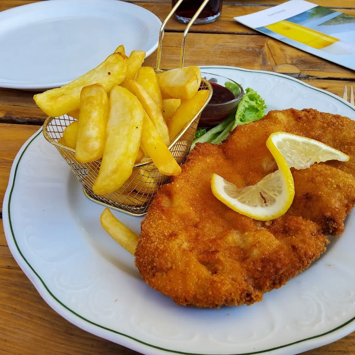 Schnitzel Mit Pommes