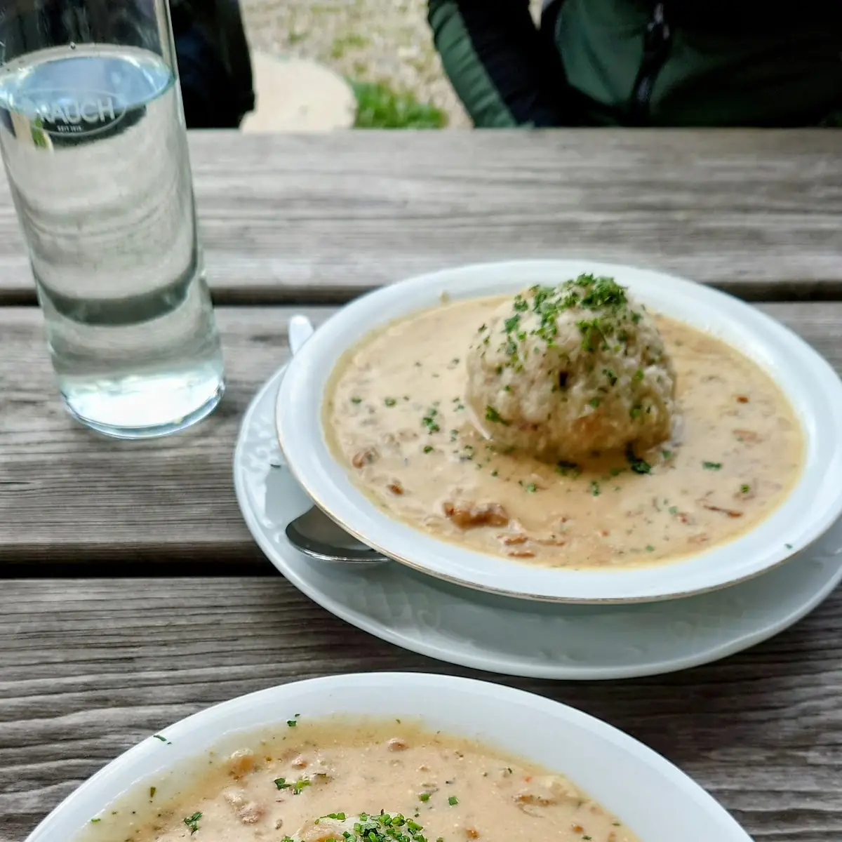 Eierschwammerlsouce Mit Semmelknödel