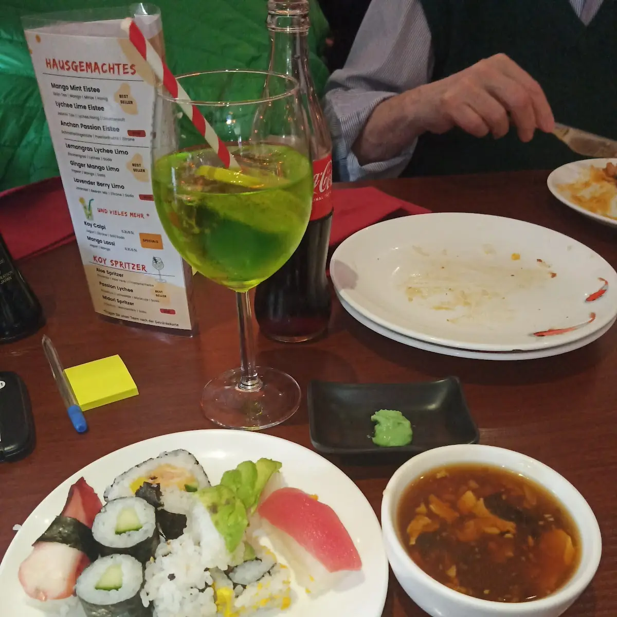 Sushi Und Pikante Suppe