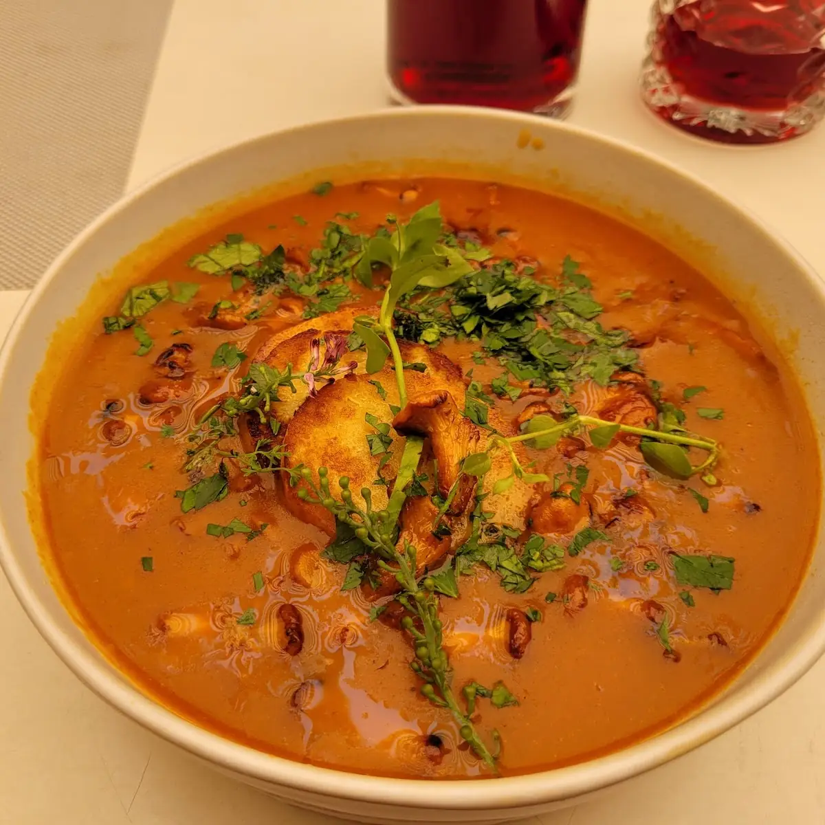 Eierschwammerlgulasch