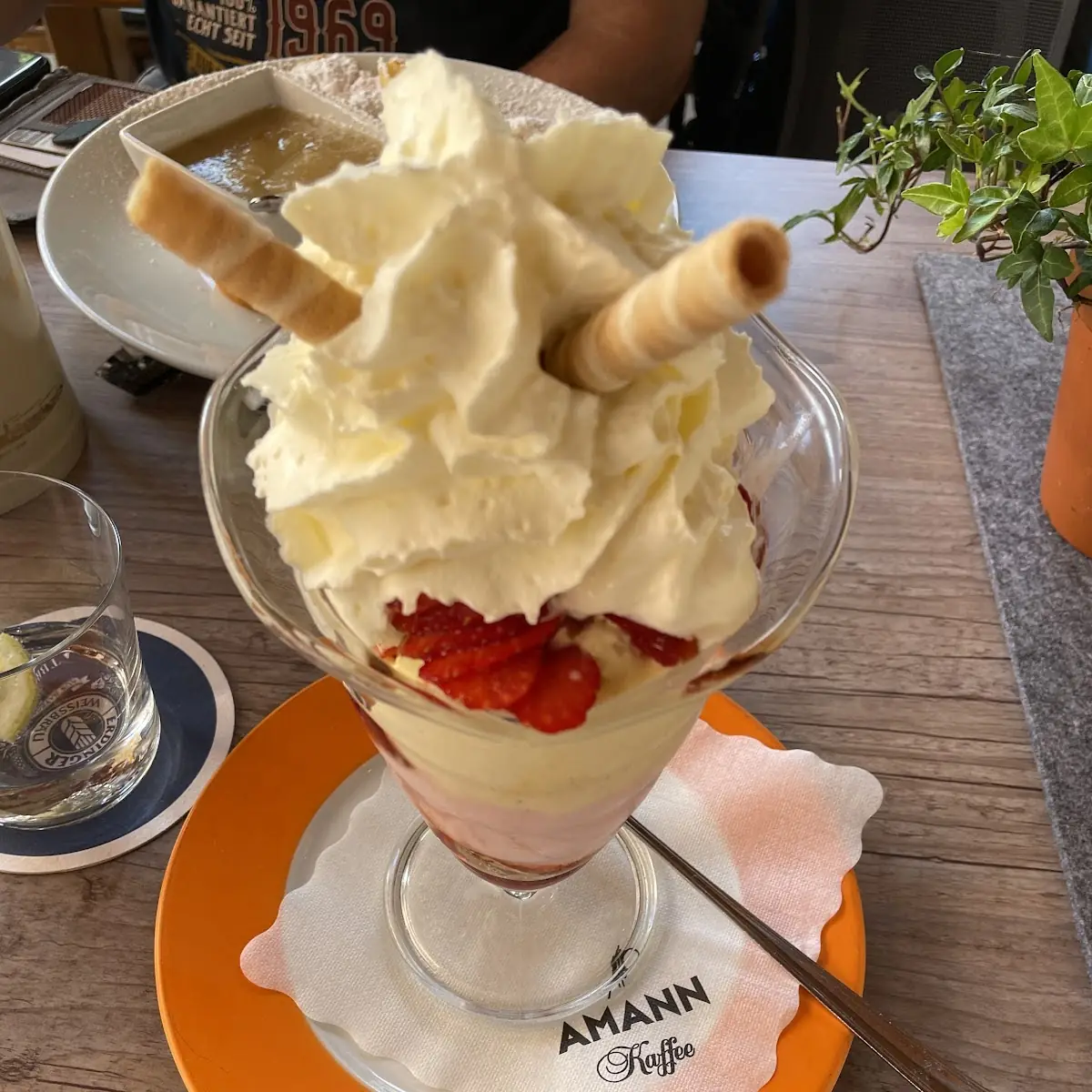 Erdbeerbecher