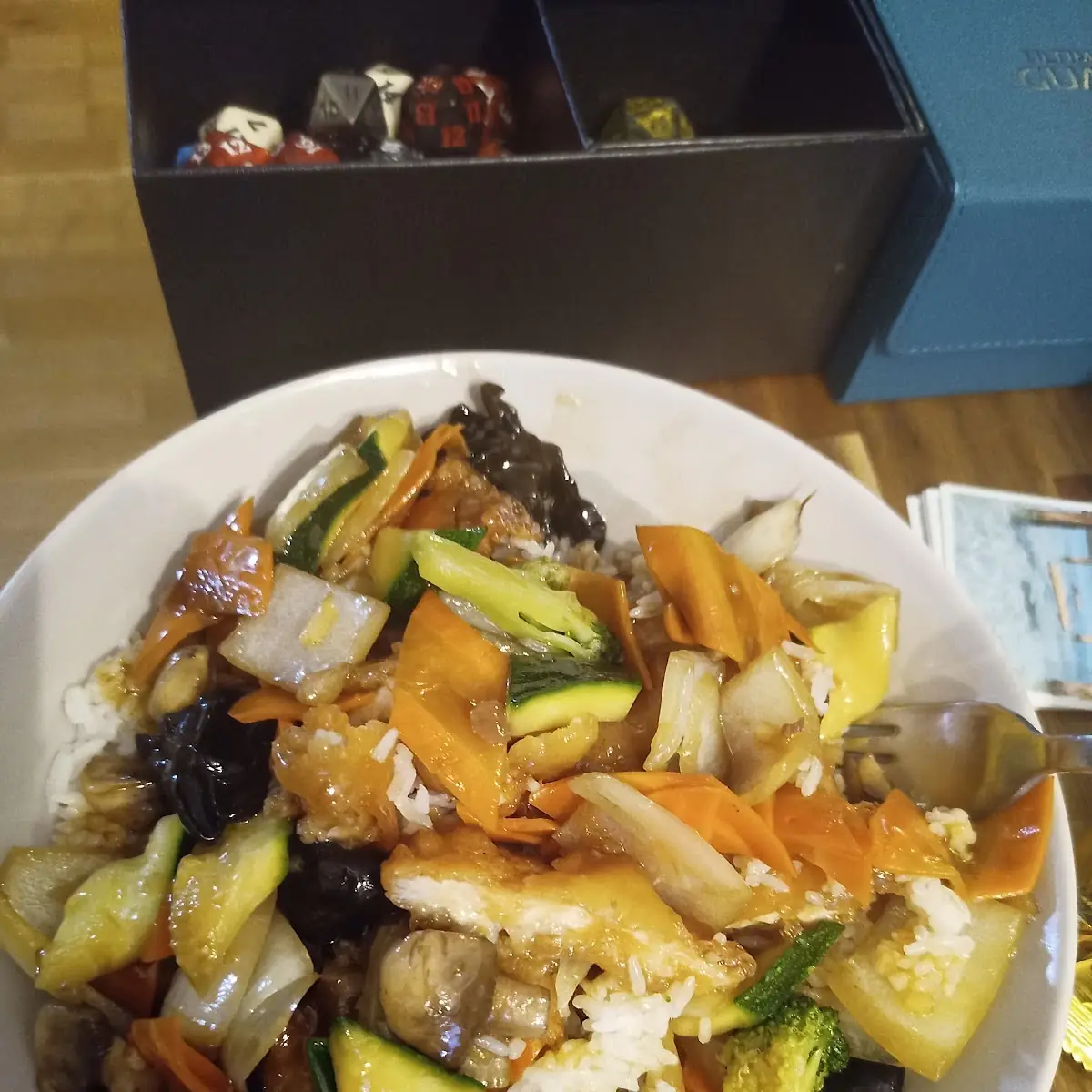 Knuspriges Hühnerfleisch Mit Gemüse