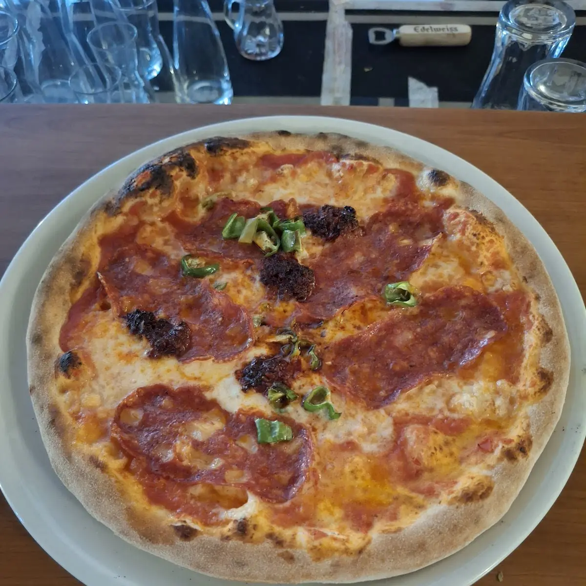 Kleine Pizza Diavola Sehr Gut