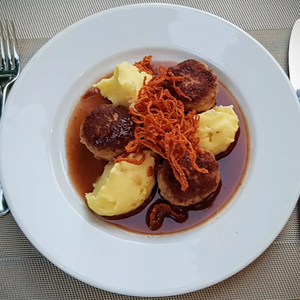 Kalbsbutterschnitzel Mit Kartoffelpüree