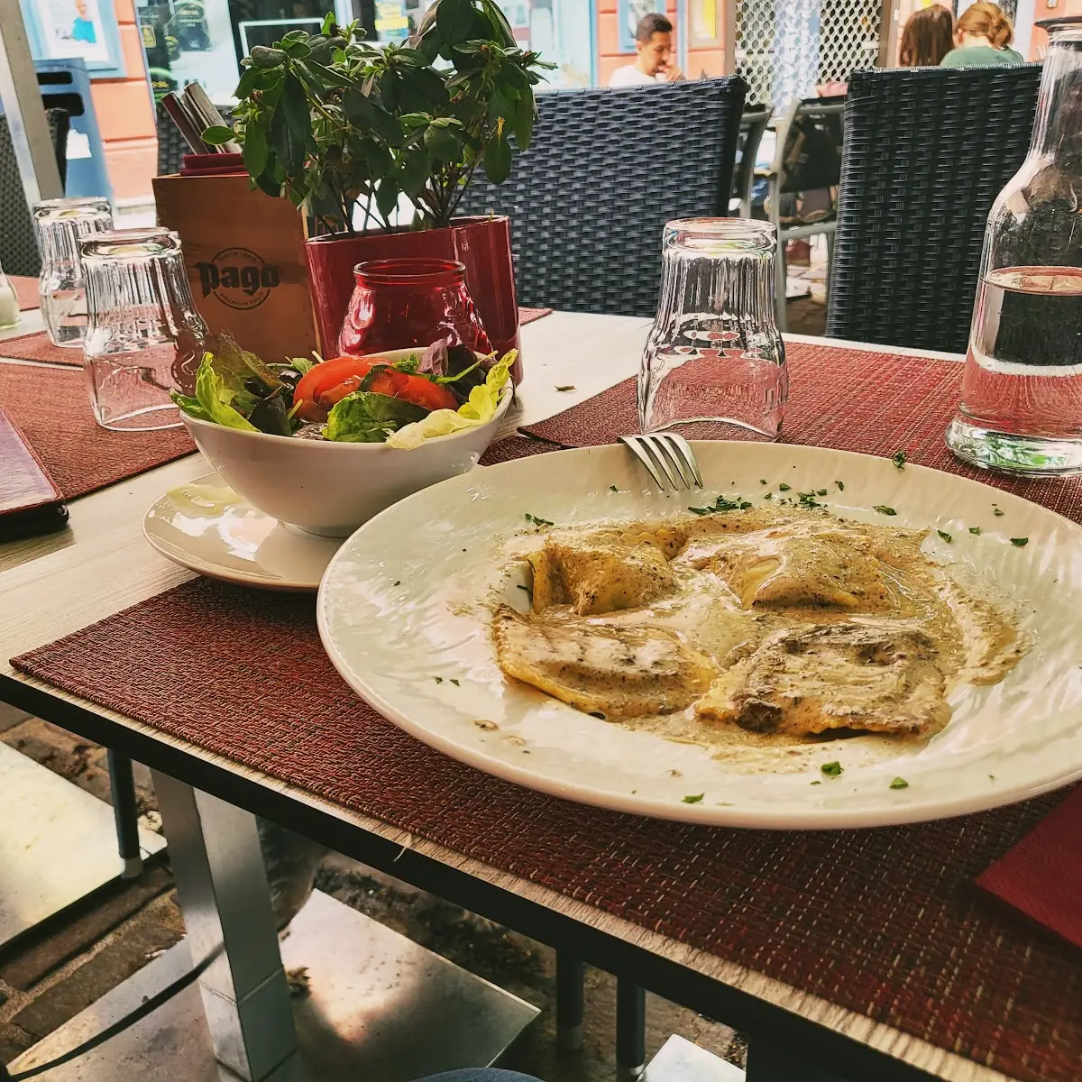 Spinat Ricotta Ravioli An Trüffelsauce