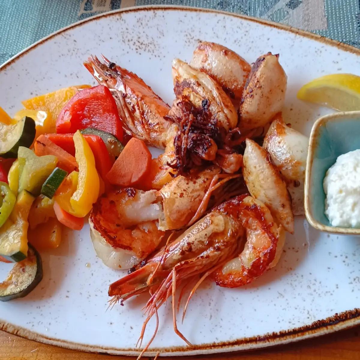 Kalamari Und Scampi Gegrillt