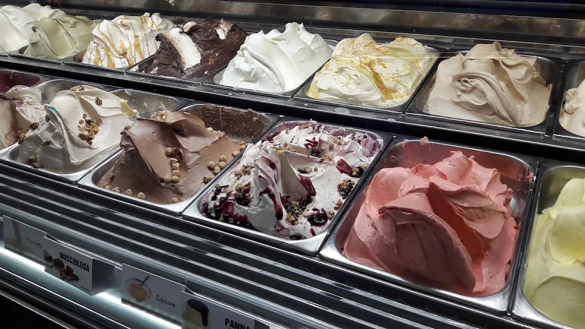 Eis Gemischt Mit Amarenakirschen