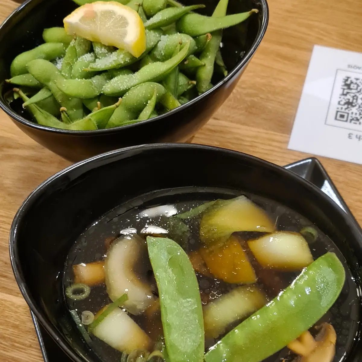 Veggiesuppe & Edamame