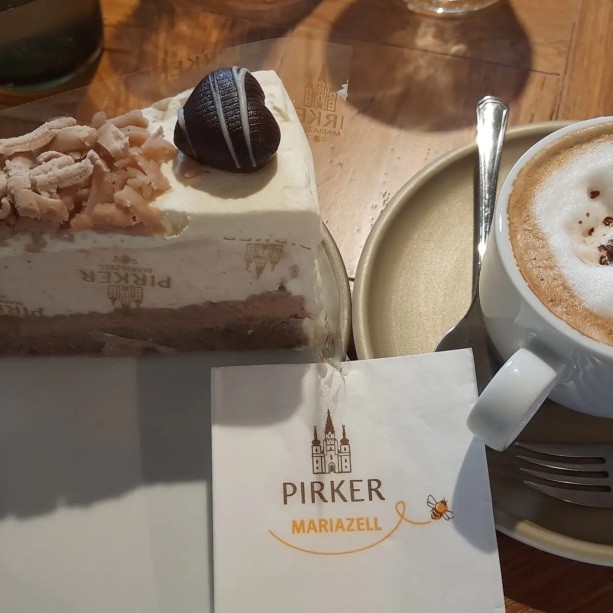 Cappuccino Und Maronitorte