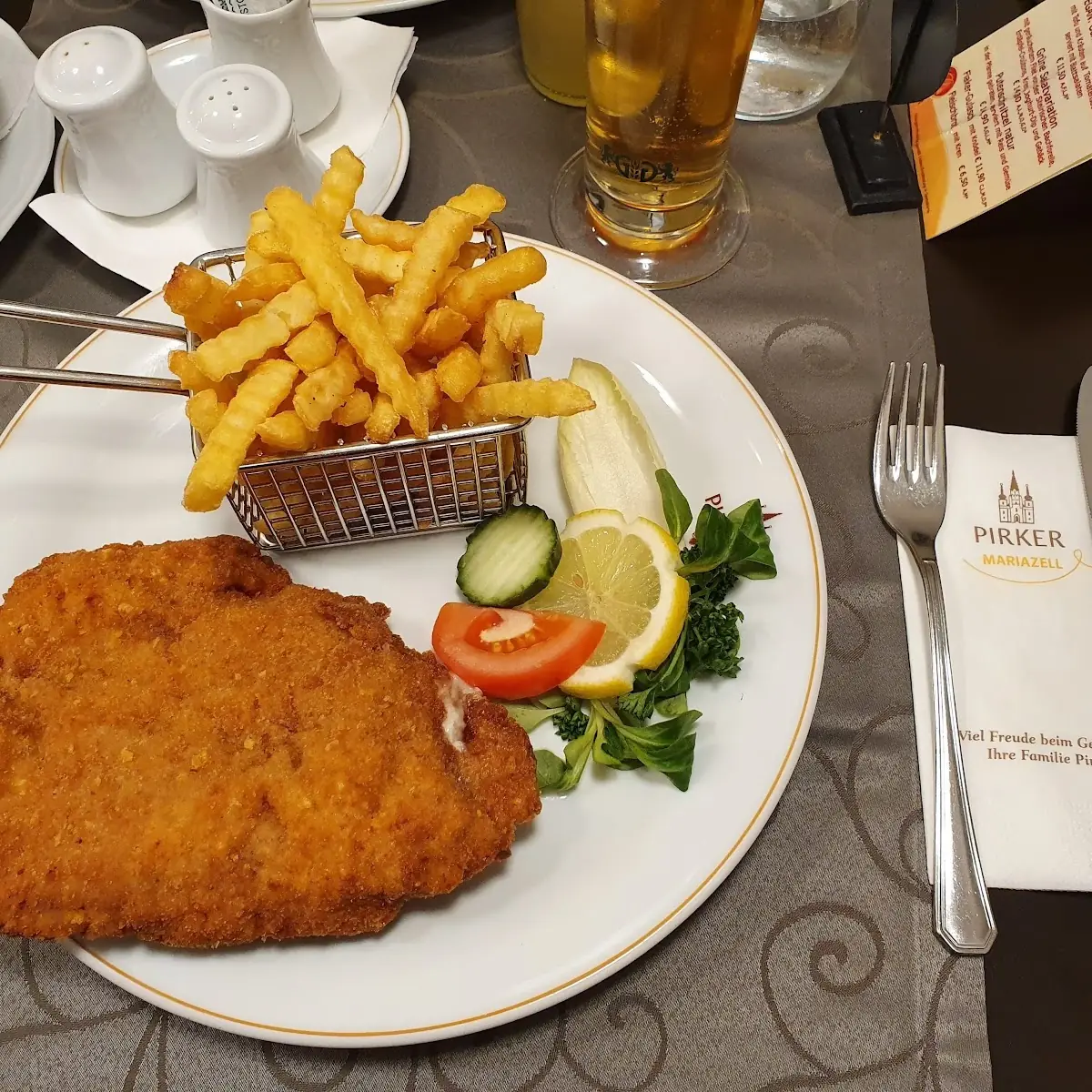 Cordon Bleu Vom Schweineschnitzel Mit Pommes Frites