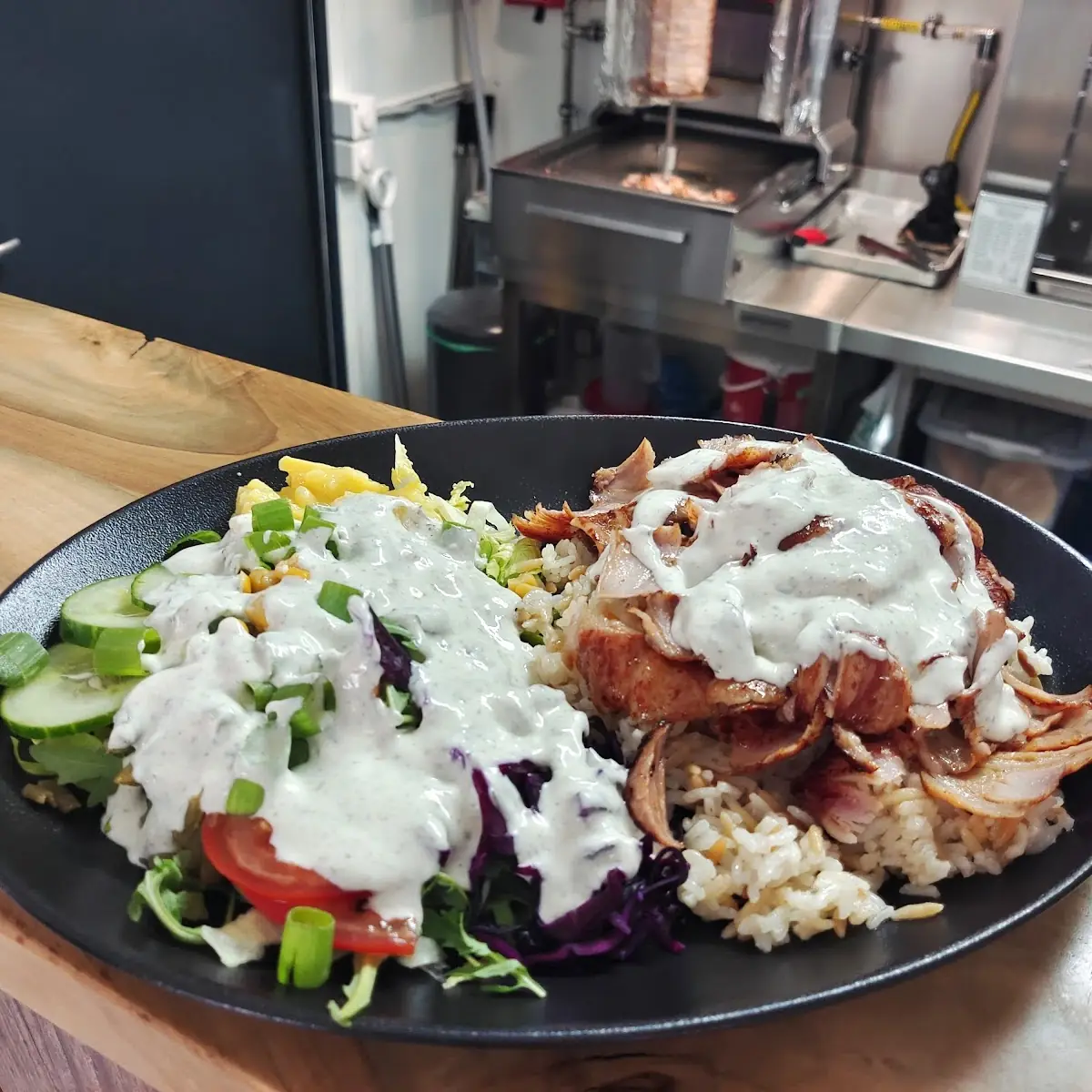 Kebap Teller Mit Reis Und Salat