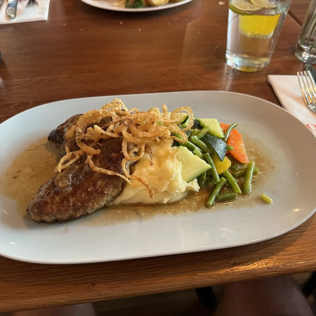 Kalbsbutterschnitzel Mit Erdäpfelpüree