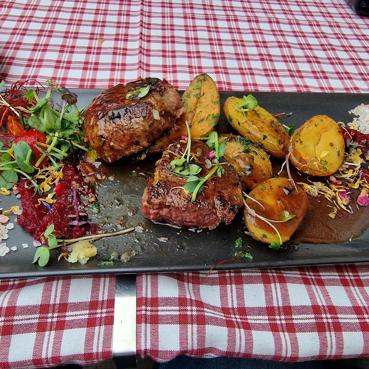 Kräutersteak Vom Bergschwein