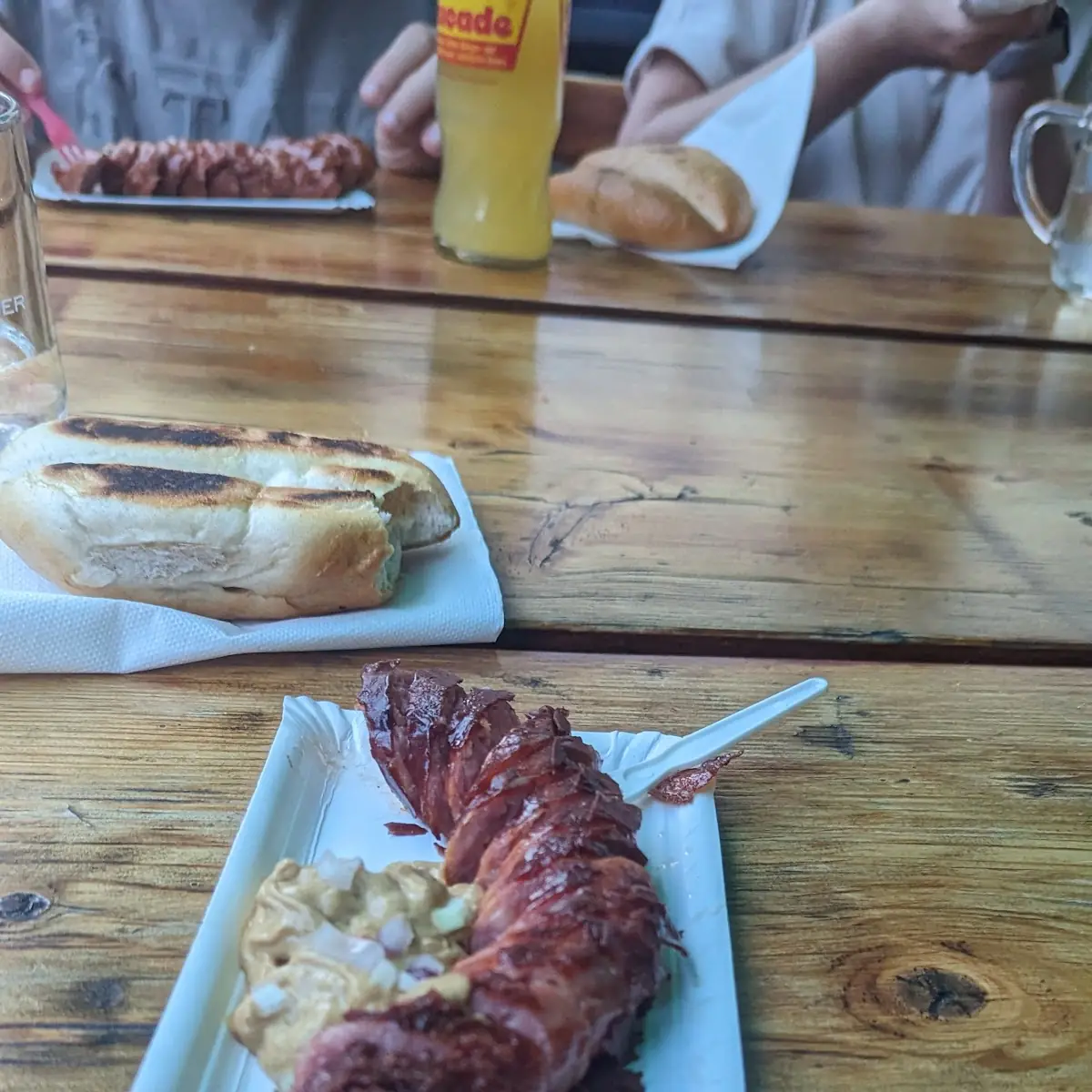 Käsekrainer Mit Zwiebelsenf