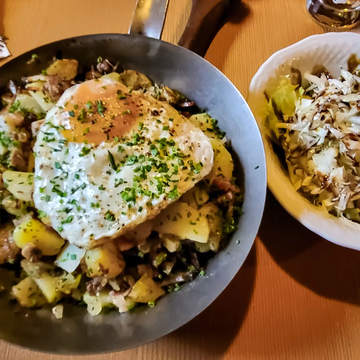 Tiroler Gröstel Mit Krautsalat