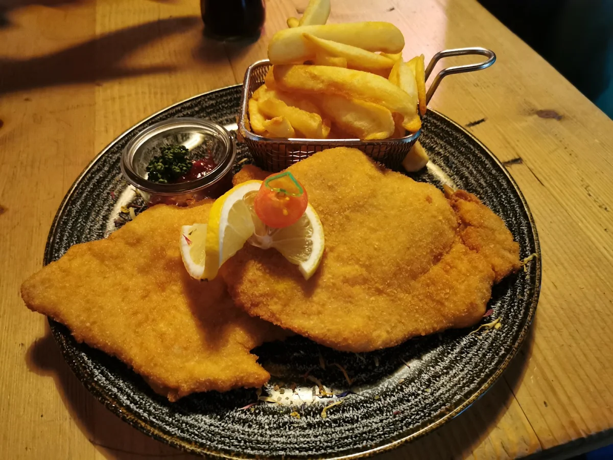 Schnitzel Mit Pommes Frites