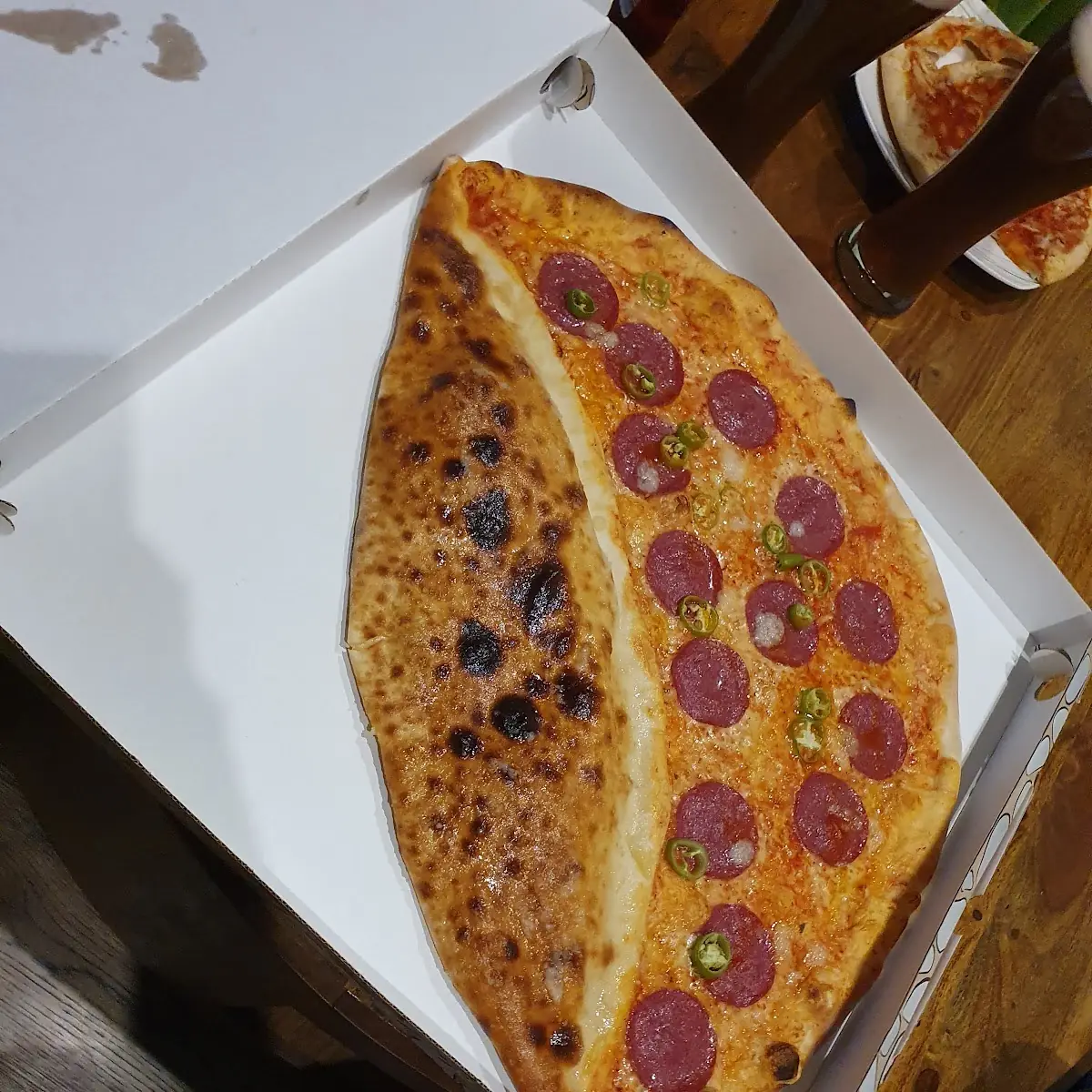 Pizza Halbmond Familienpizza