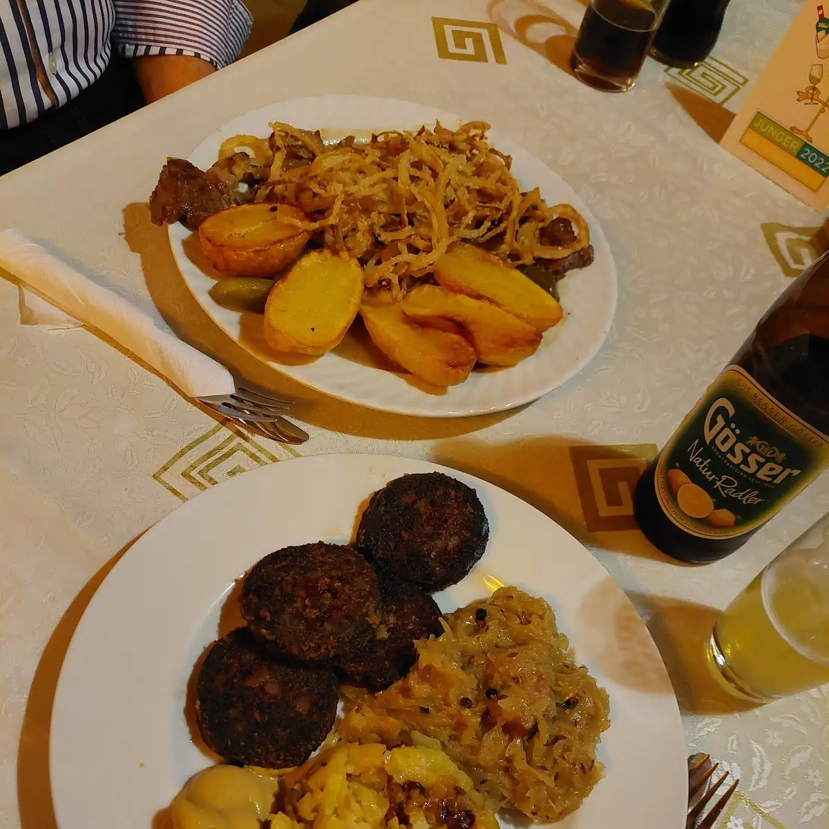 Bluzn Mit Rösti Und Sauerkraut