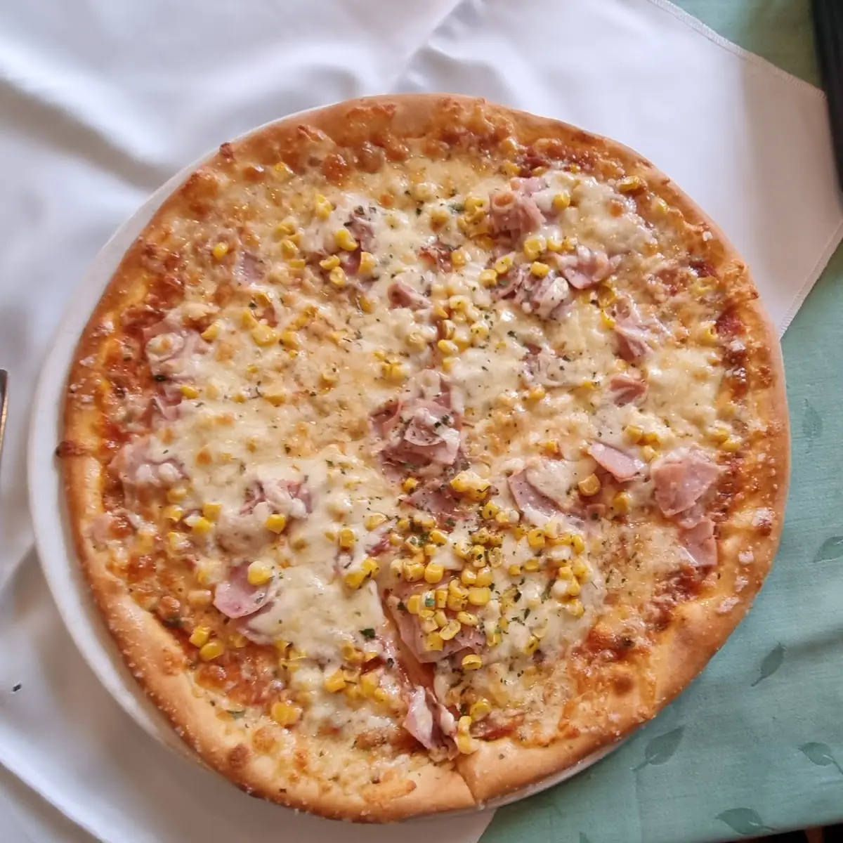 Pizza Schinken Mais