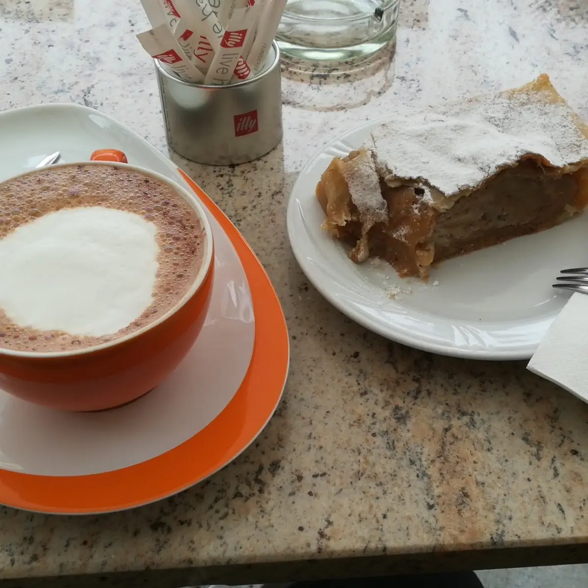 Apfelstrudel