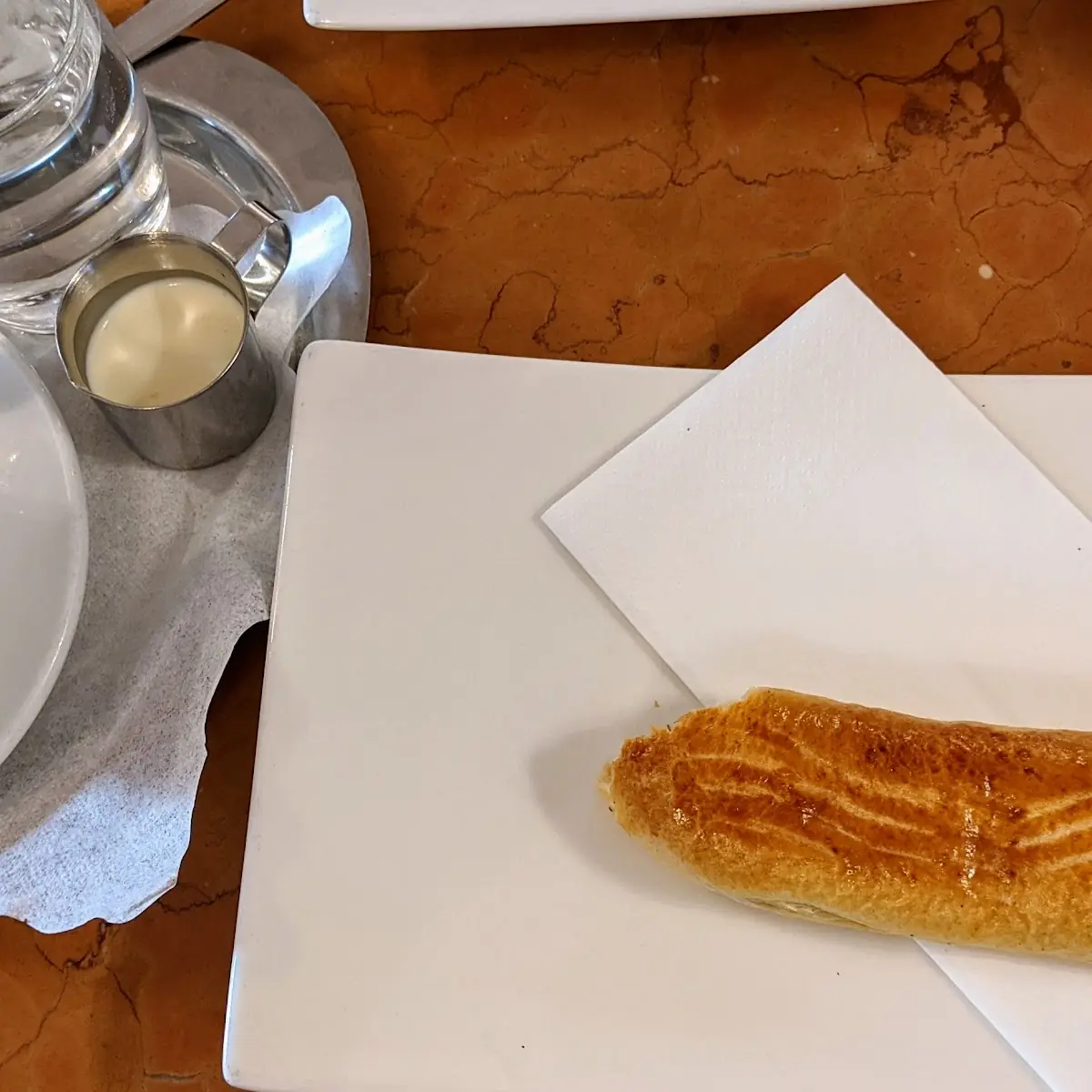 Espresso Mit Nussbeugel