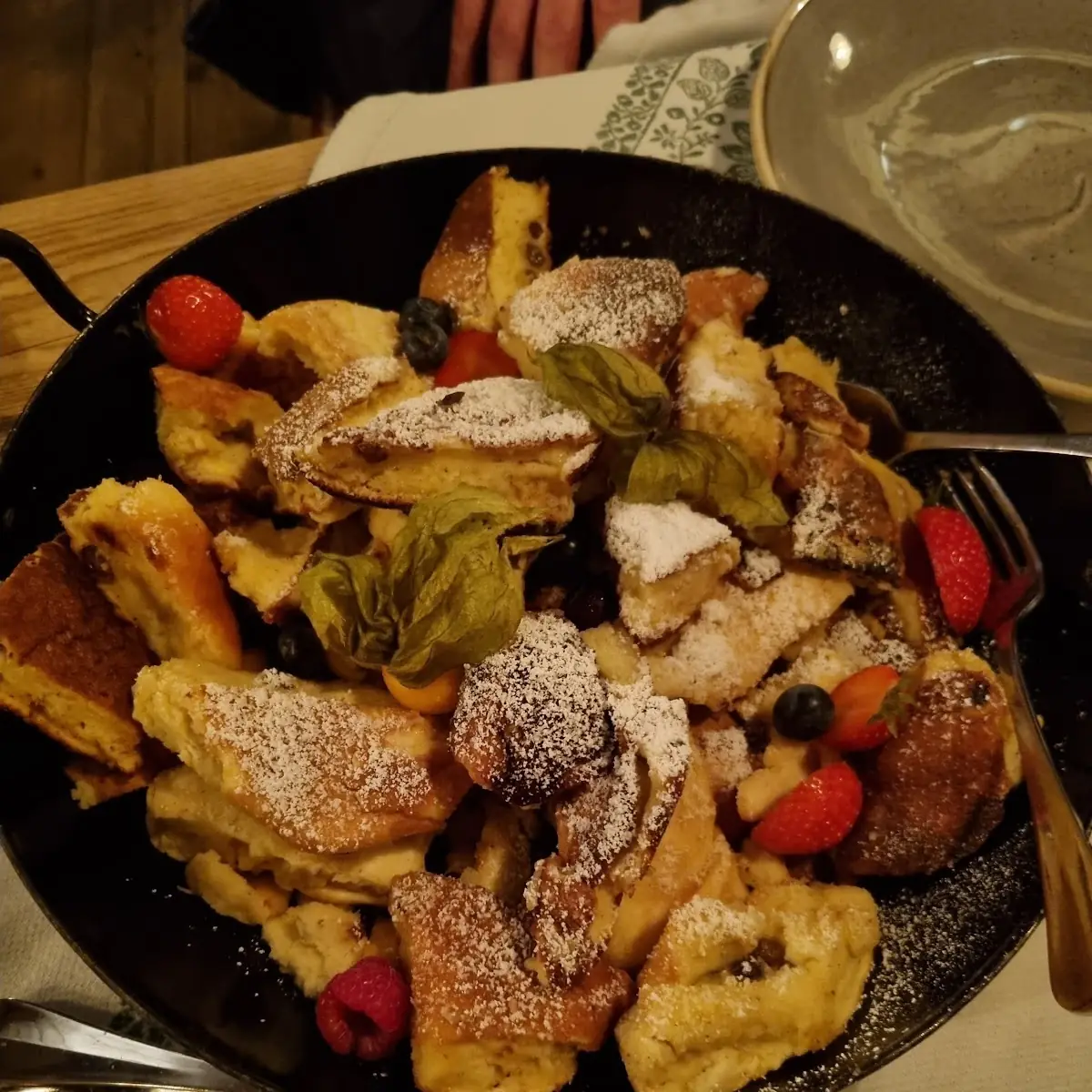 Hausgemachter Kaiserschmarrn