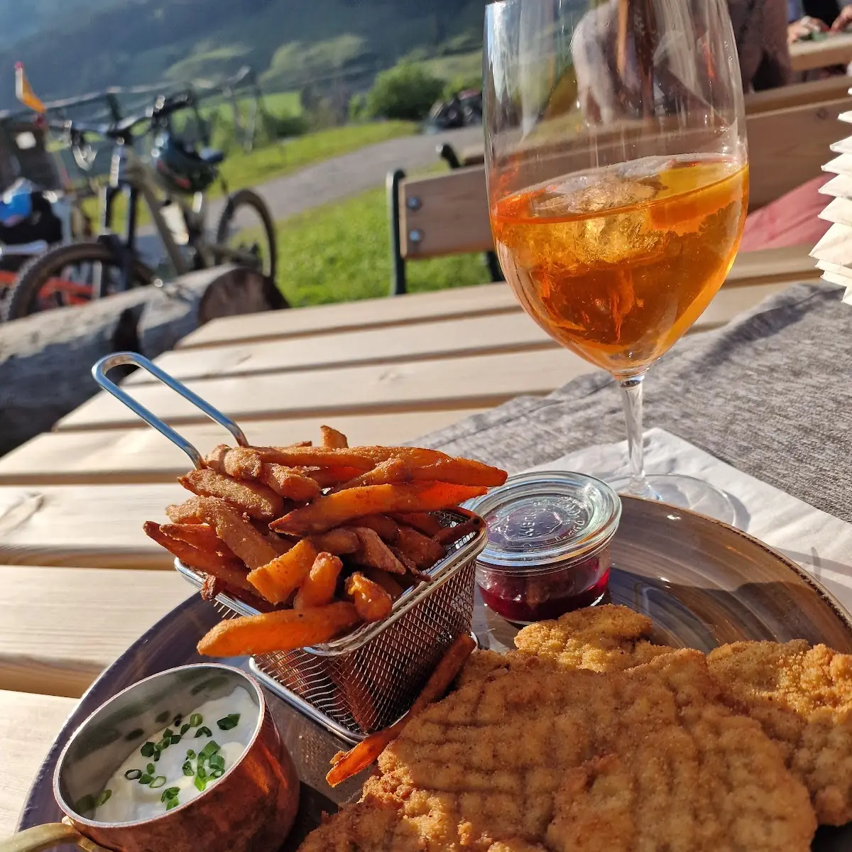 Wiener Schnitzel Mit Pommes