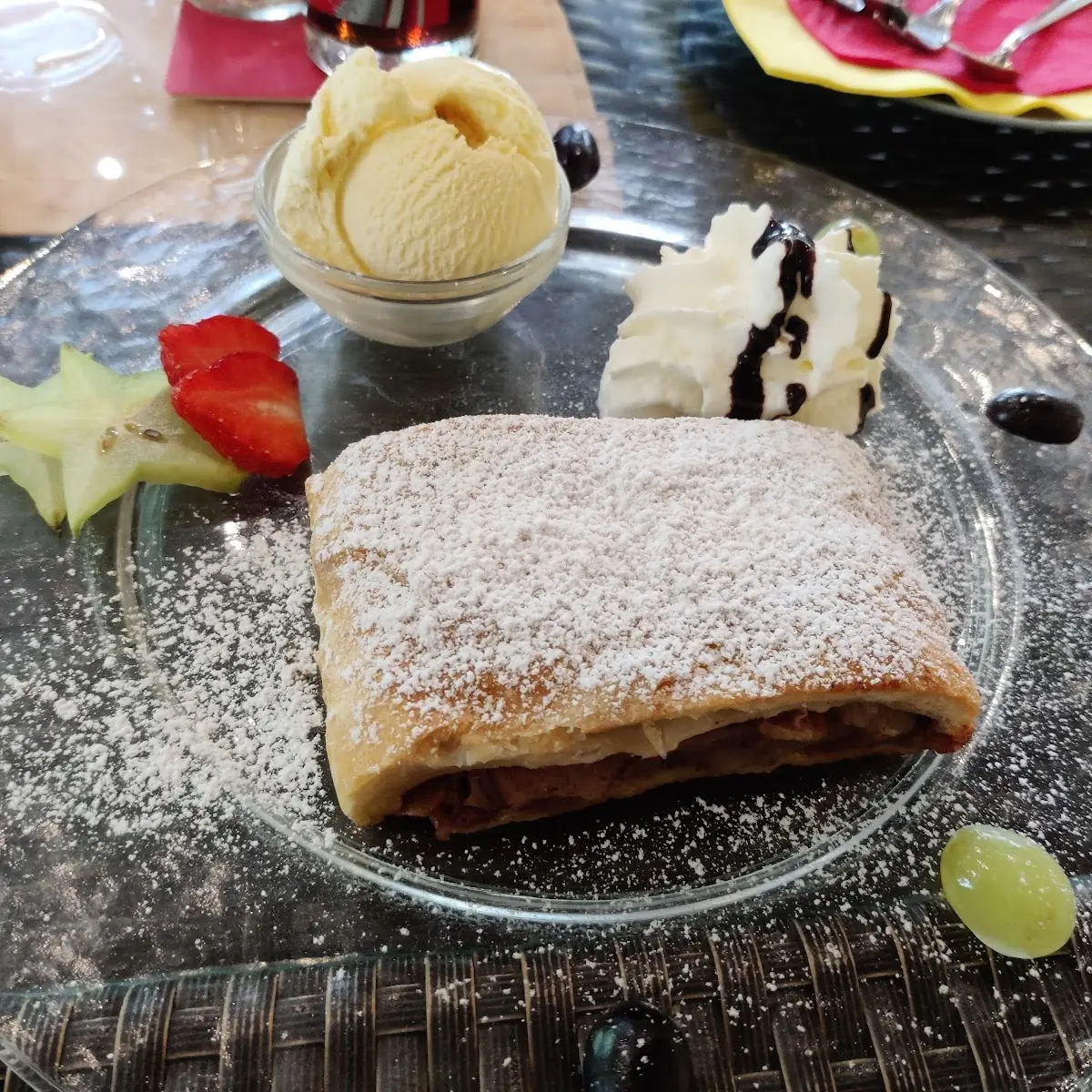 Apfelstrudel