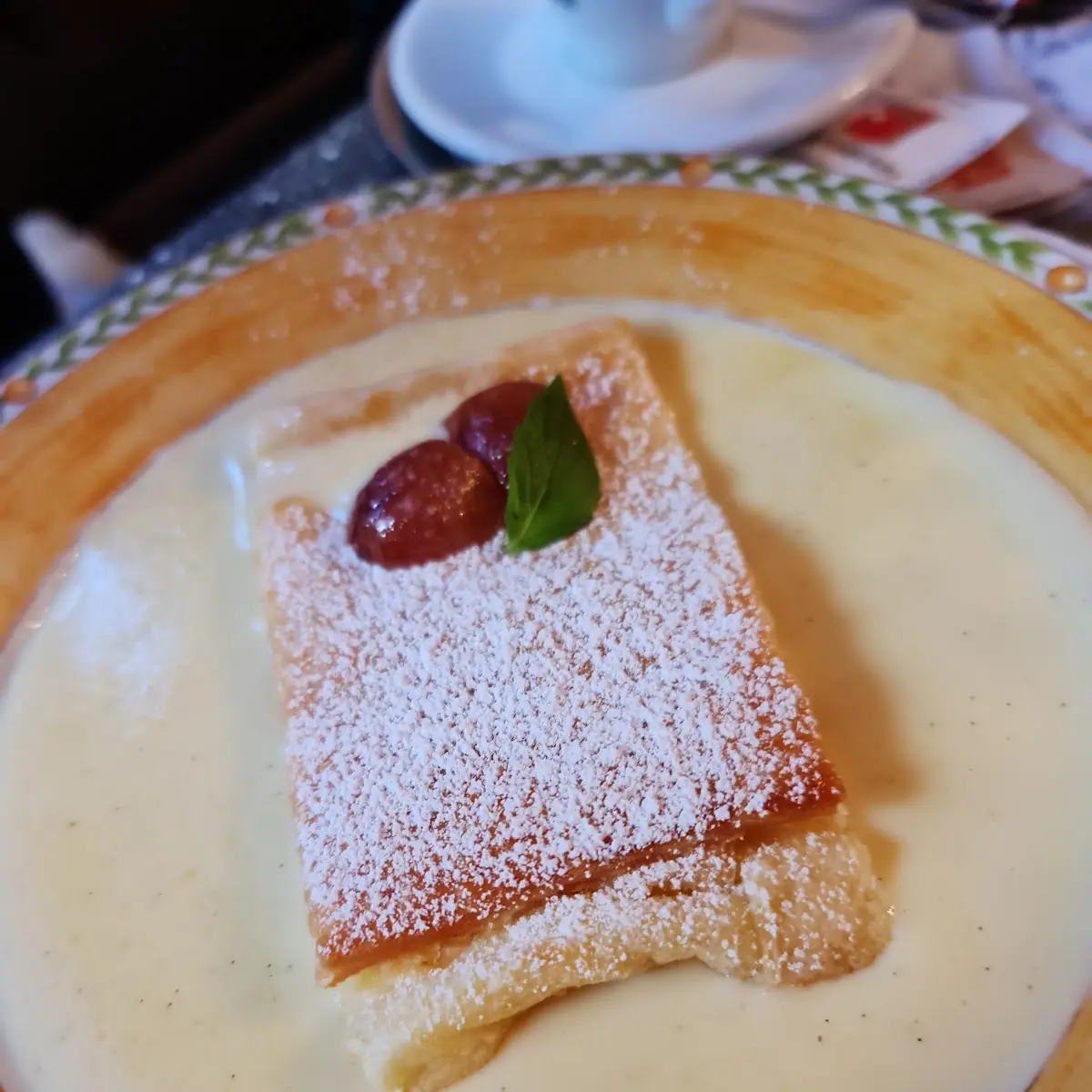 Topfenstrudel Mit Vanillesauce