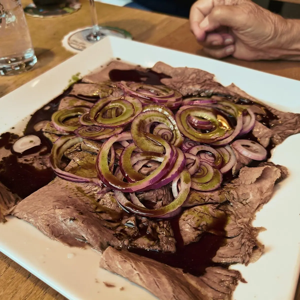 Saures Rindfleisch
