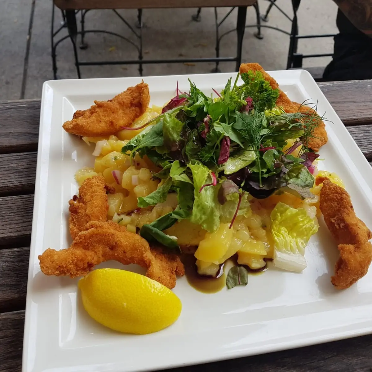Steirischer Backhendlsalat